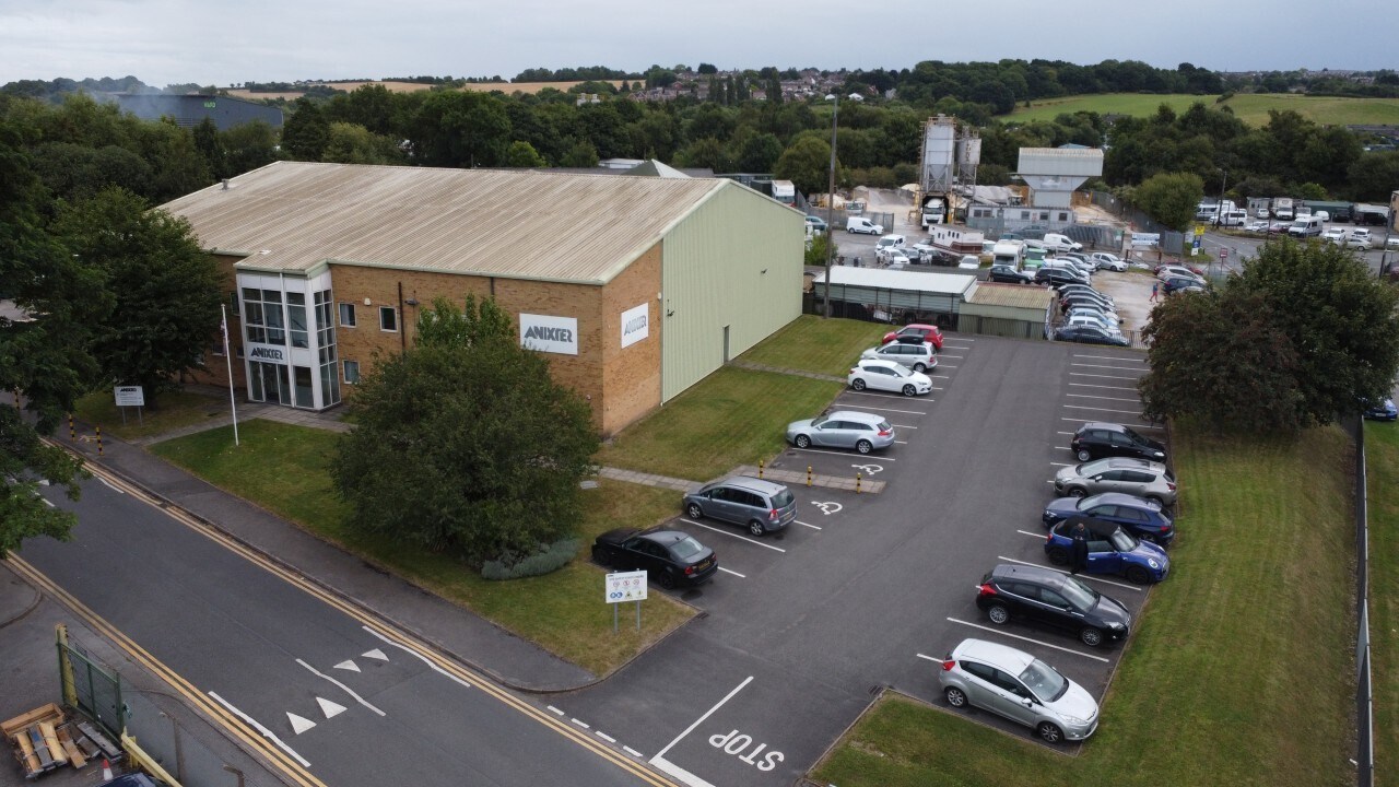 Brimington Rd, Chesterfield to rent Building Photo- Image 1 of 2