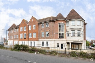 26-32 High St, Crawley to rent Building Photo- Image 2 of 2