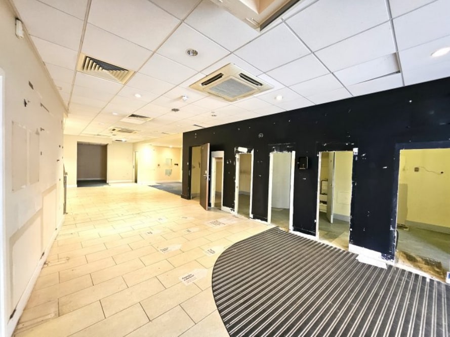 136 High St, Hornchurch to rent Interior Photo- Image 1 of 1