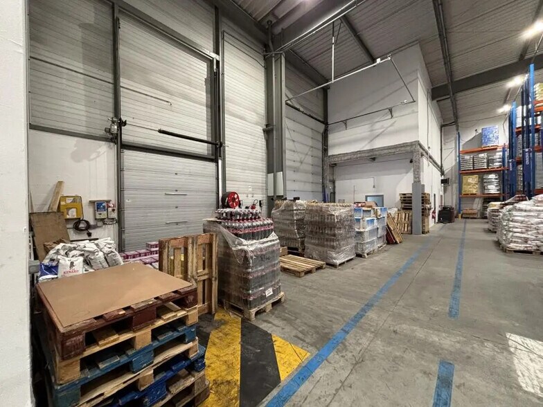 36-42 Boulevard Louise Michel, Gennevilliers to rent - Building Photo - Image 2 of 9