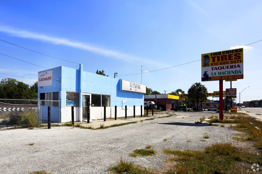 2702 E Busch Blvd, Tampa, FL for sale - Primary Photo - Image 1 of 1