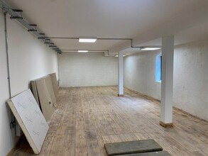 13 Brown St, Salisbury to rent Interior Photo- Image 2 of 5