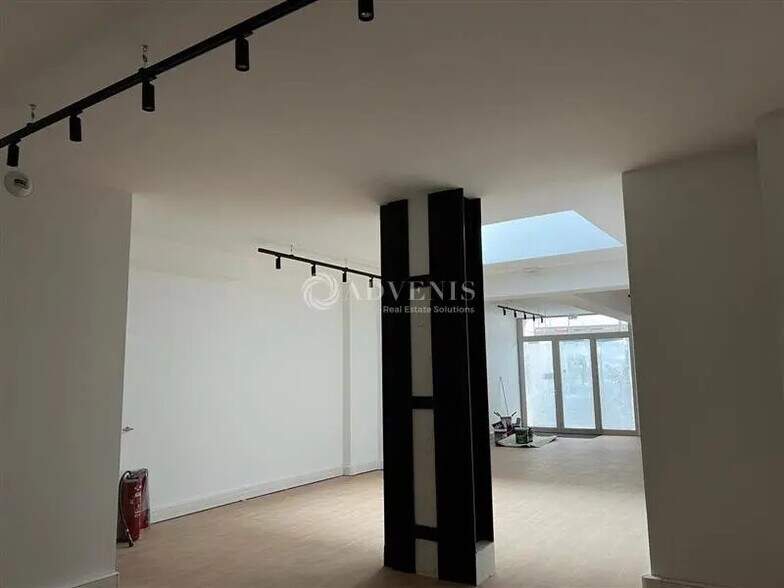 Office in Lille to rent - Interior Photo - Image 3 of 4