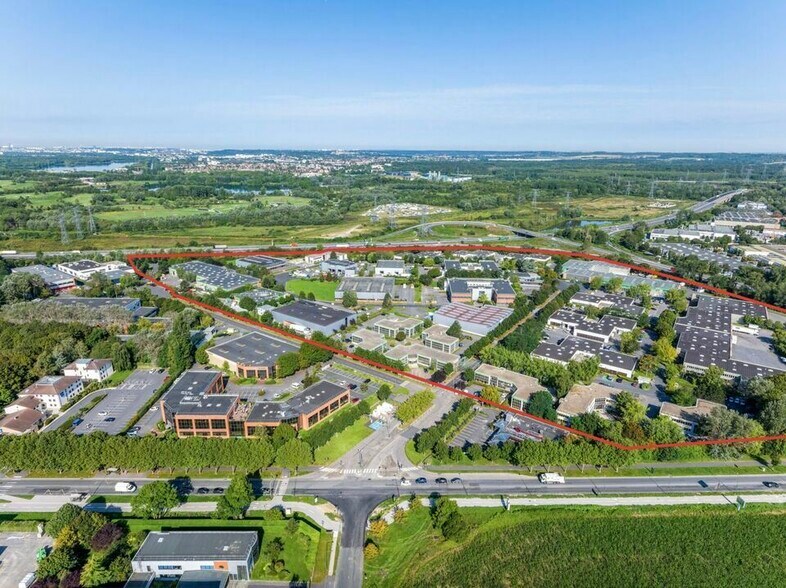 Light Industrial in Saint-Thibault-des-Vignes to rent - Aerial - Image 2 of 3