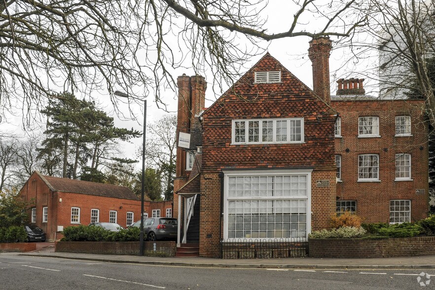 High St, Pinner for sale - Primary Photo - Image 1 of 1