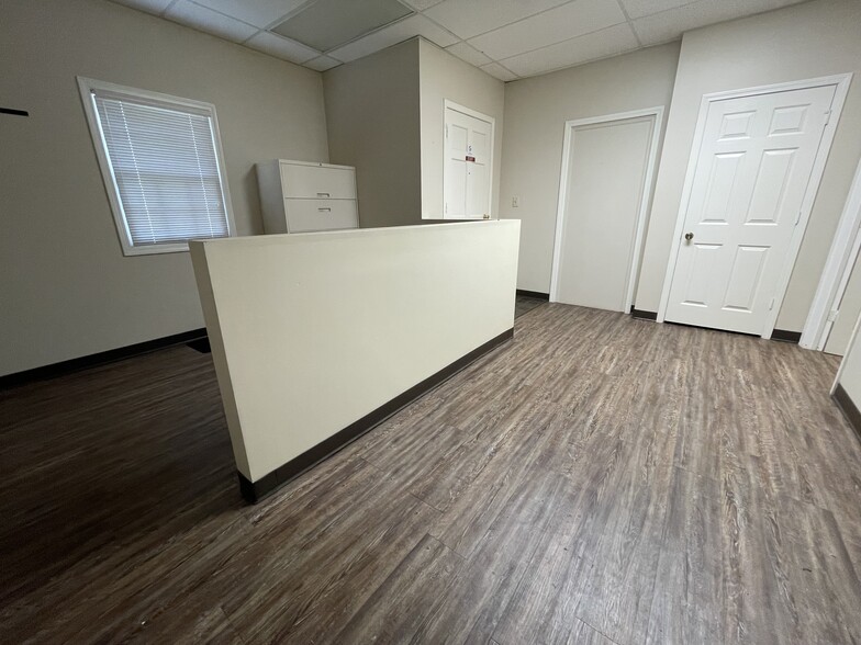 2614-2630 Southerland St, Jackson, MS for rent - Interior Photo - Image 2 of 7