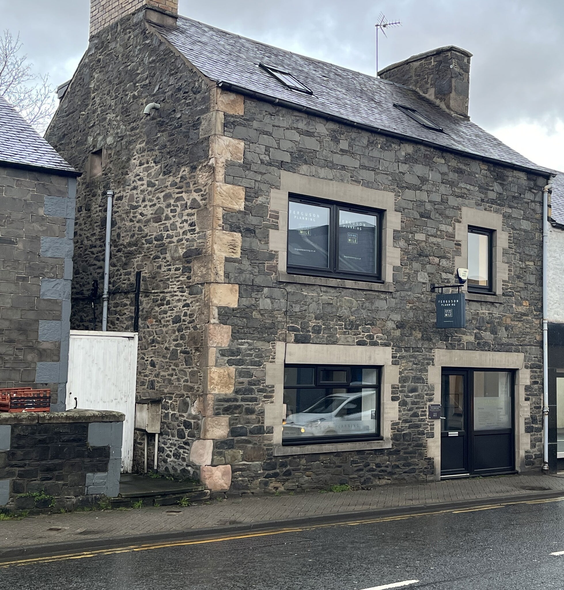 54 Island St, Galashiels to rent Building Photo- Image 1 of 4