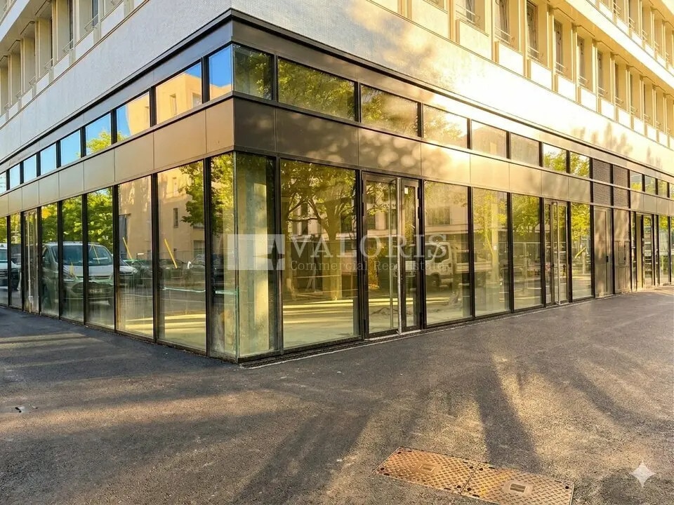 Location Commerce 175 m² - Photo 1