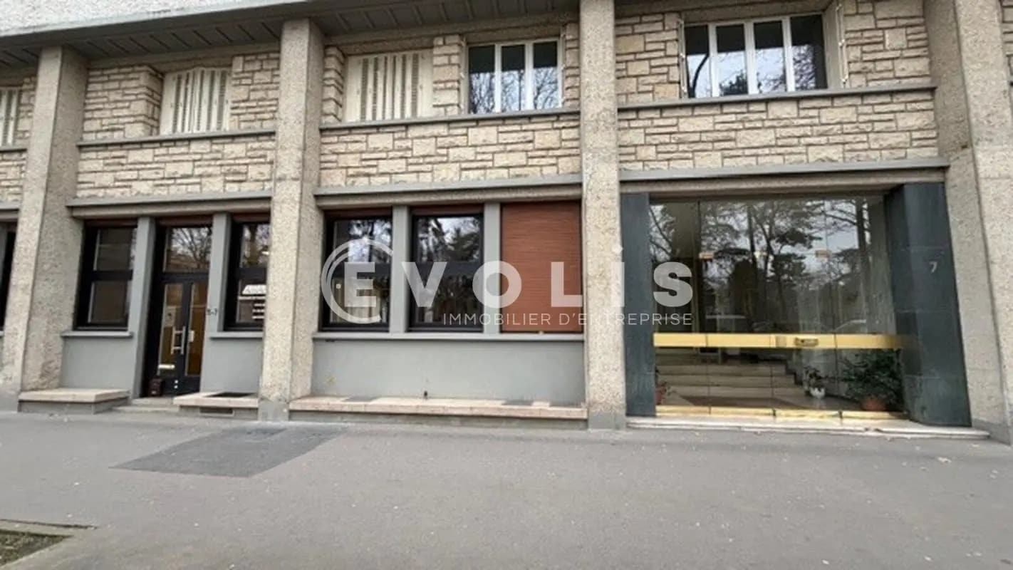 Office in Paris for sale Building Photo- Image 1 of 6