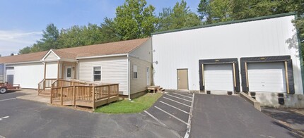 31 Friendly Ct, Fredericksburg, VA for rent Building Photo- Image 1 of 3