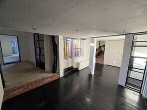 26 London End, Beaconsfield to rent Building Photo- Image 1 of 4