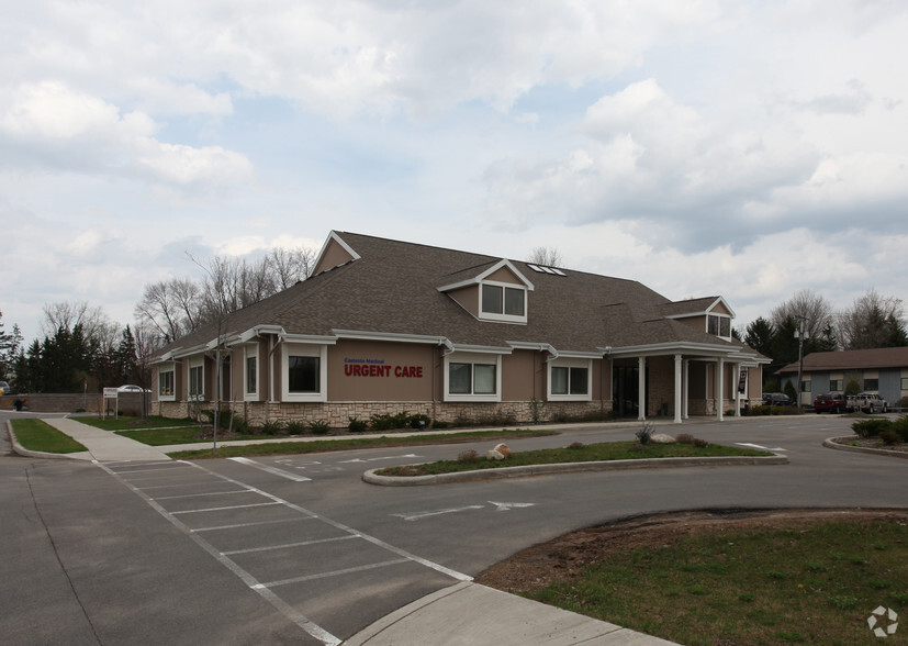 2226 Penfield Rd, Penfield, NY for sale - Primary Photo - Image 1 of 1