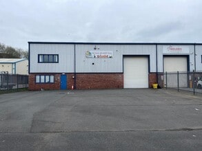 Galveston Grv, Stoke On Trent to rent Building Photo- Image 1 of 3