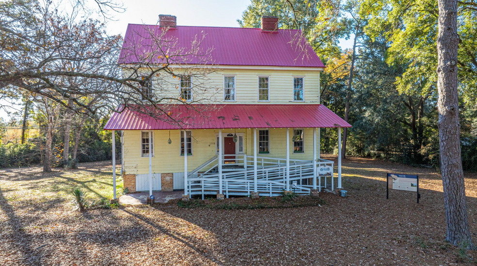 109 Porcher Ave, Eutawville, SC for sale - Building Photo - Image 3 of 3