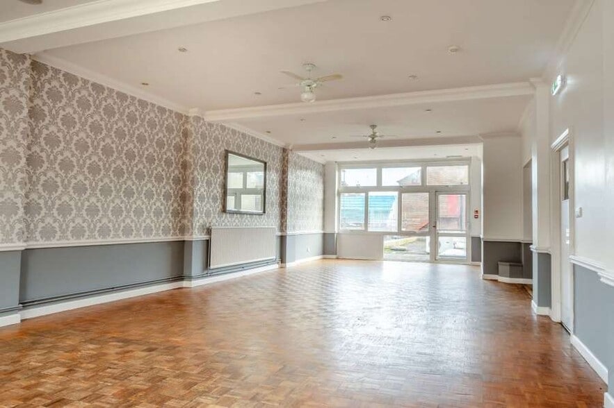 39-40 Pyle St, Newport for sale - Building Photo - Image 1 of 5