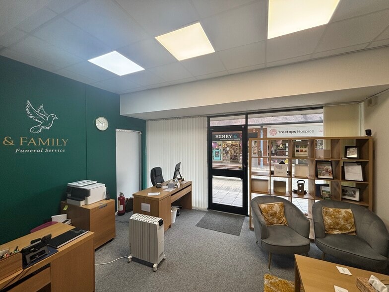 Park Farm, Derby to rent - Building Photo - Image 3 of 18