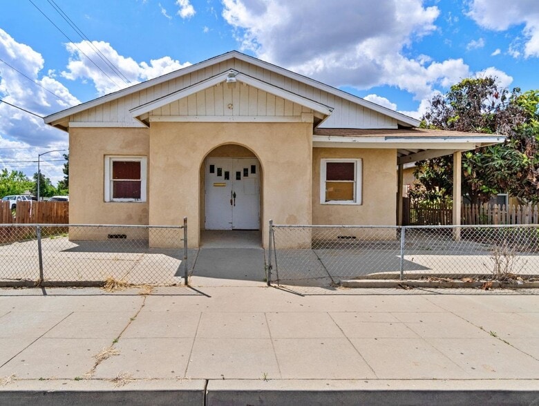 900 Sonora St, Madera, CA for sale - Primary Photo - Image 1 of 40