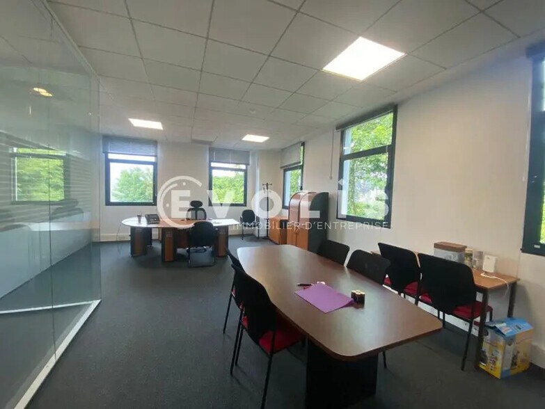 Office in Créteil to rent - Interior Photo - Image 1 of 17