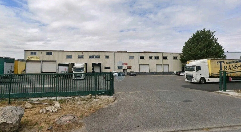 Vente Local d'activités 2 453 m² - Photo 1