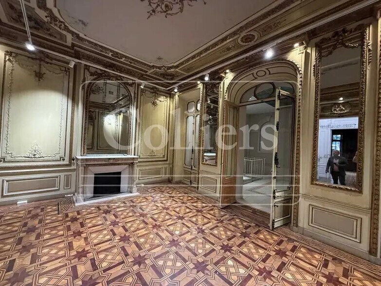 Office in Marseille to rent - Interior Photo - Image 2 of 3