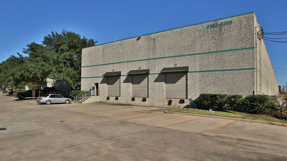 8353-8399 Kempwood Dr, Houston, TX for rent - Building Photo - Image 2 of 9