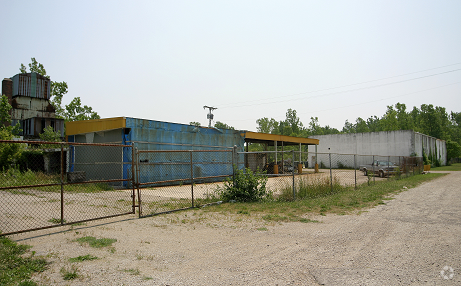 2400 S Gharkey St, Muncie, IN for sale - Primary Photo - Image 1 of 1