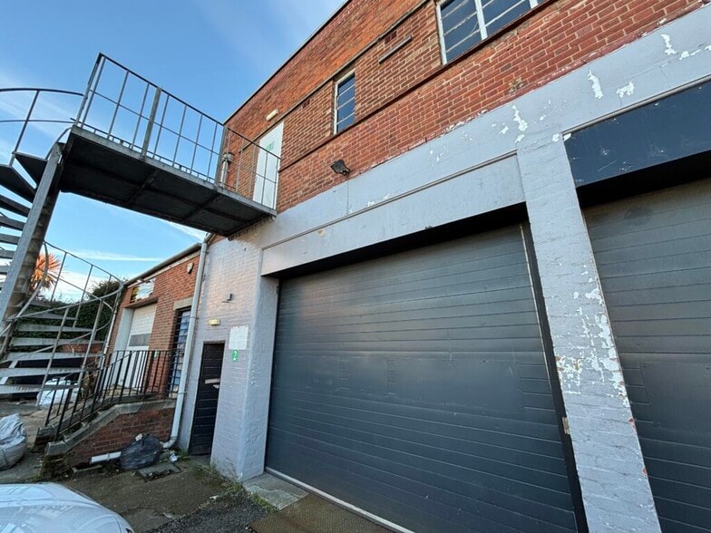 Stanton Rd, Southampton to rent - Primary Photo - Image 1 of 3