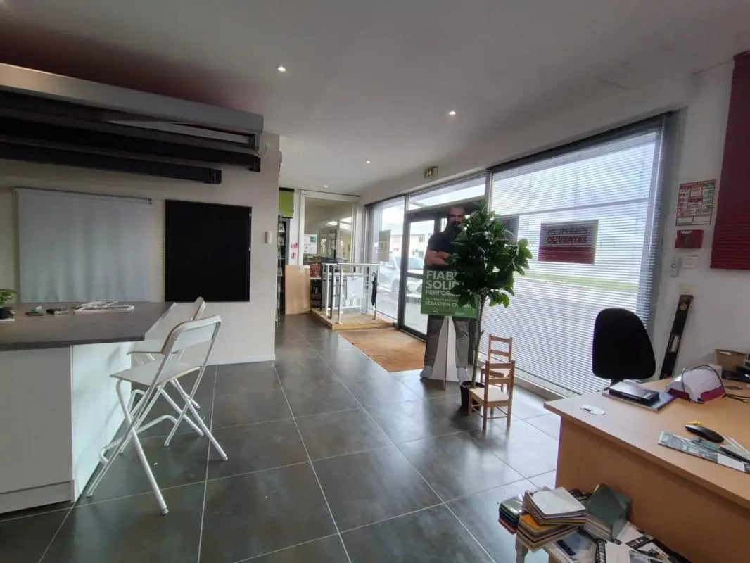 46 Rue Des Broderies, Coignières to rent Interior Photo- Image 1 of 8