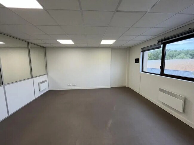 Location Bureaux 145 m²