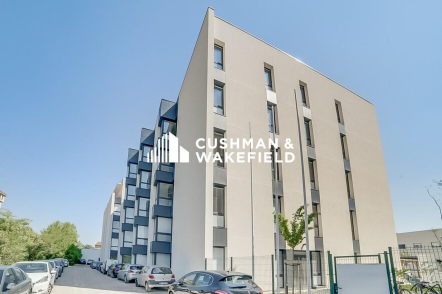 61-63 Avenue Paul Krüger, Villeurbanne to rent - Building Photo - Image 2 of 14