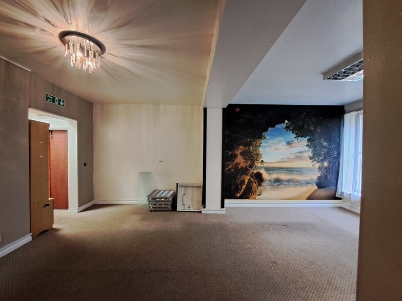 2-10 Hallcraig St, Airdrie to rent - Building Photo - Image 3 of 3