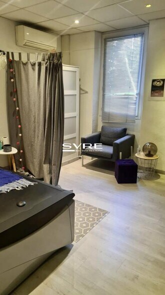 Office in Marseille for sale - Interior Photo - Image 2 of 6