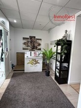 Retail in Madrid, Madrid to rent Interior Photo- Image 1 of 8