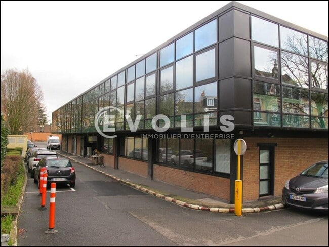 Location Local d'activités 4 320 m²
