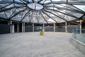 12A Islington Green, London to rent Interior Photo- Image 2 of 4