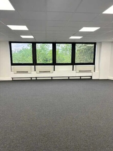 Office in Lognes to rent - Interior Photo - Image 3 of 11