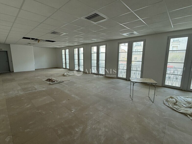 Office in Chessy to rent - Building Photo - Image 2 of 6