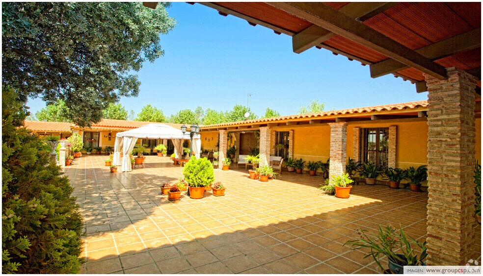 Camino de la Zarzuela, 65, Villaviciosa de Odón, Madrid for sale - Building Photo - Image 2 of 18