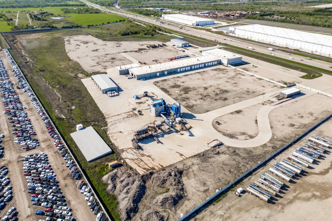 6800 S Interstate Highway 45, Wilmer, TX to rent Building Photo- Image 1 of 28