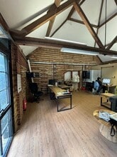 Little Walden Rd, Saffron Walden to rent Interior Photo- Image 2 of 4