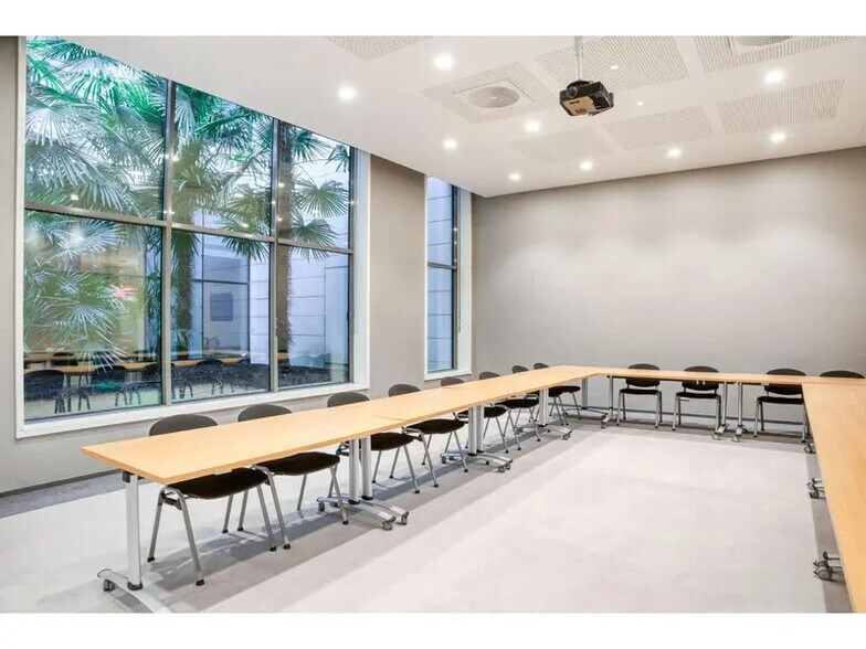 Office in Ivry-sur-Seine to rent - Building Photo - Image 3 of 13
