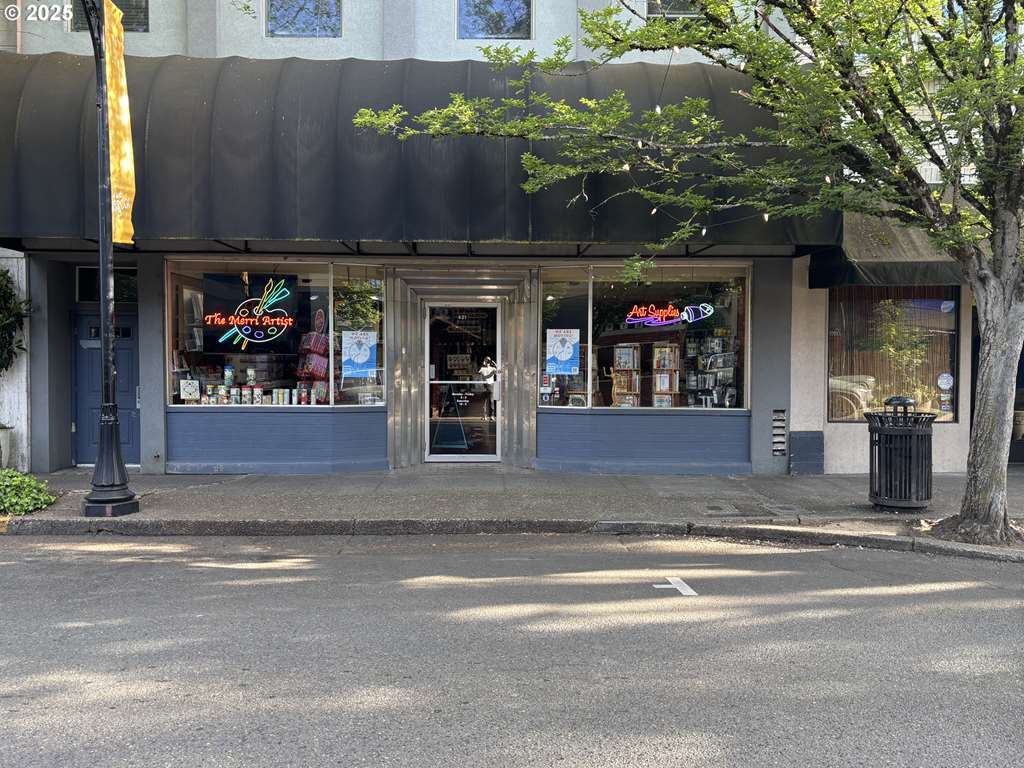 421 NE 3rd St, Mcminnville, OR to rent Primary Photo- Image 1 of 2