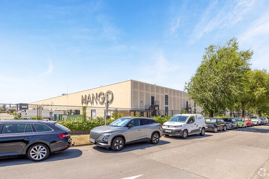 Industrial in Palau-solità i Plegamans, Barcelona to rent - Building Photo - Image 2 of 7