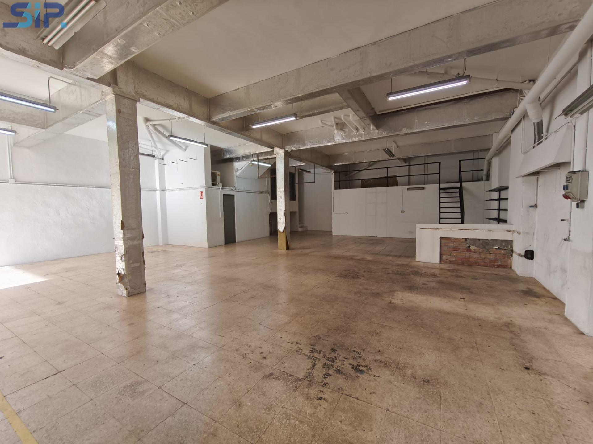 Retail in Vilafranca del Penedès, Barcelona to rent Interior Photo- Image 1 of 14