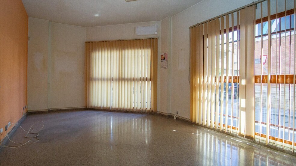 Retail in Elda, Alicante for sale - Interior Photo - Image 2 of 6