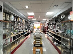 Retail in Castellbisbal, Barcelona to rent Interior Photo- Image 1 of 9