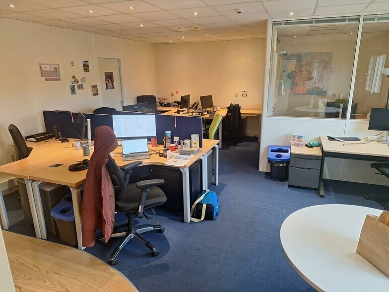 Office in Chassieu to rent - Interior Photo - Image 2 of 7
