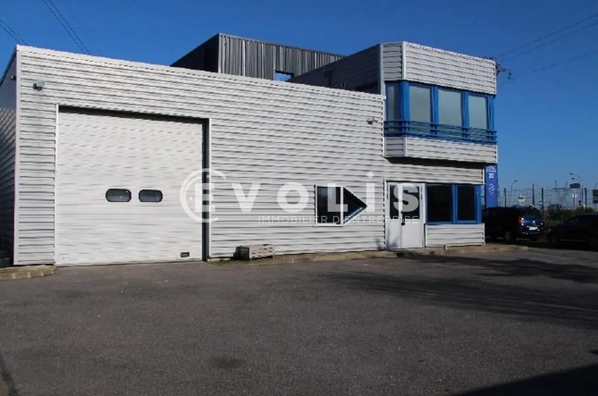 Light Industrial in Marcoussis to rent Building Photo- Image 1 of 19