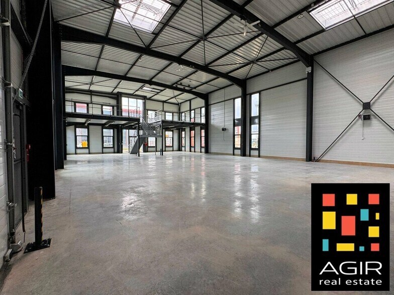 Light Industrial in Serris for sale - Interior Photo - Image 3 of 6