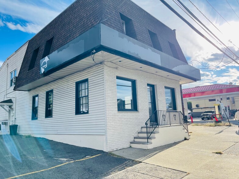 314 Broadway, Elmwood Park, NJ for rent - Building Photo - Image 1 of 13